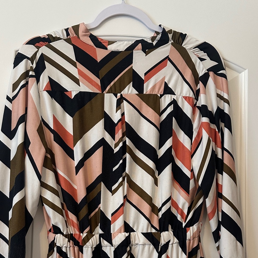 Chevron Patterned Dress - Picture 5 of 7
